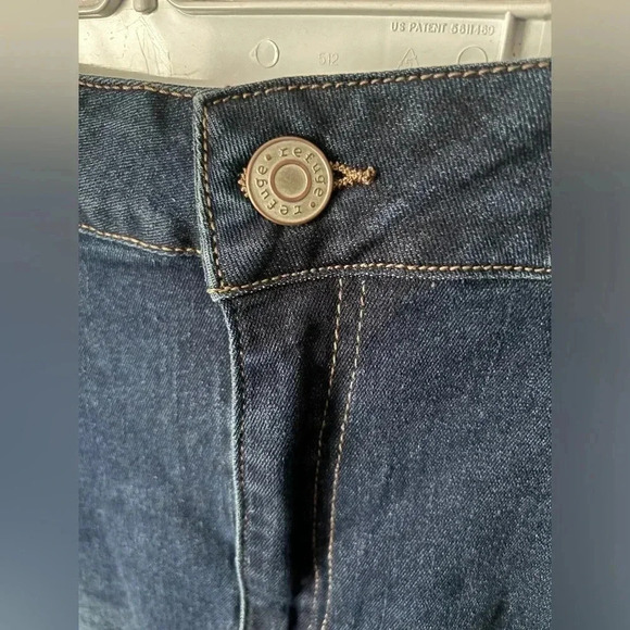 Refuge Denim | High-Waisted Dark Wash Stretchy Miami  Denim Shorts | Size 15 - Picture 3 of 9